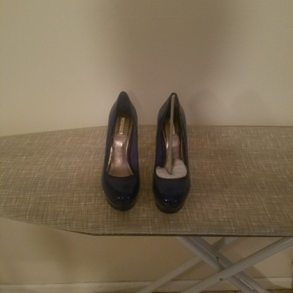 Shoes - Picture 2 of 3